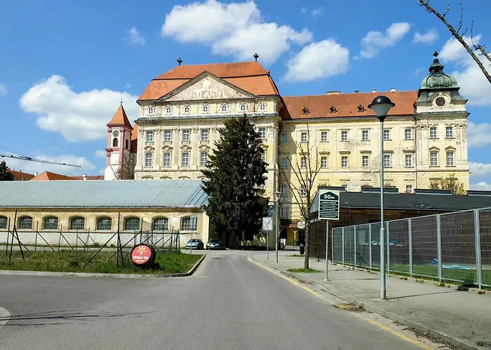 U Ježka - Vranovská Přehrada * Stitary